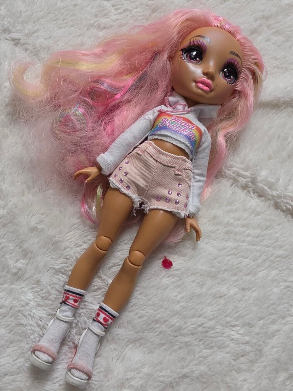 Rainbow High Kia Hart Doll Valentine Special Edition Heart Breaker Outfit